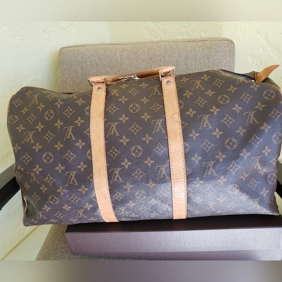 Authentic Louis Vuitton Monogram Keepall 50 - Picture 2 of 9